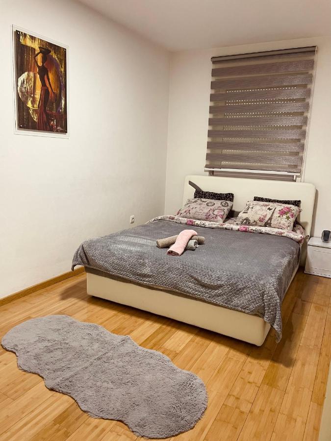 Apartman Royal 1 Добой Экстерьер фото