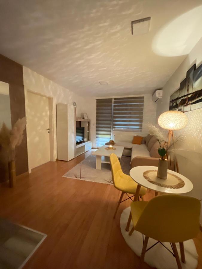 Apartman Royal 1 Добой Экстерьер фото