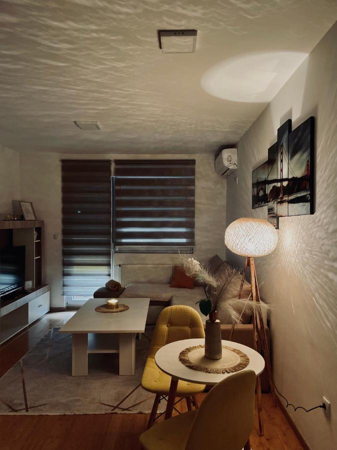 Apartman Royal 1 Добой Экстерьер фото
